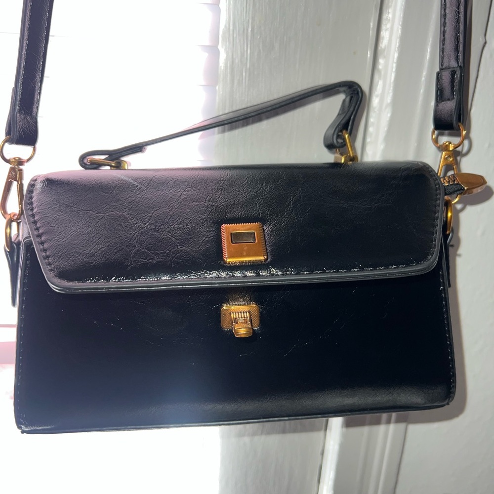 Elegant Black Crossbody Bag